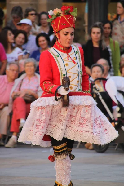 Baskische Volksdanstentoonstelling Een Straatfestival — Stockfoto