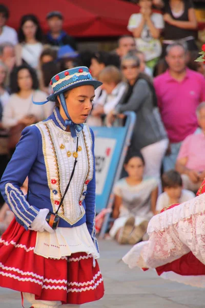 Baskisk Folkdansutställning Gatufestival — Stockfoto