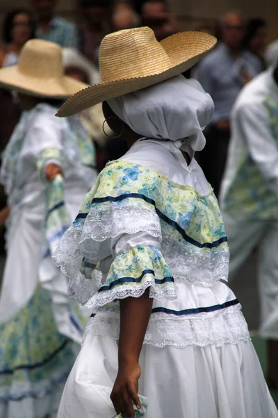 Kolombiya Dan Bir Sokak Festivalinde Halk Dansı — Stok fotoğraf