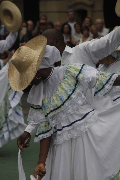 Kolombiya Dan Bir Sokak Festivalinde Halk Dansı — Stok fotoğraf