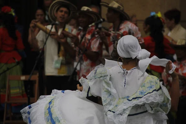 Folkdans Från Colombia Gatufestival — Stockfoto