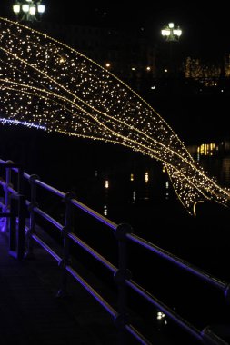 Sokakta Noel ışıkları