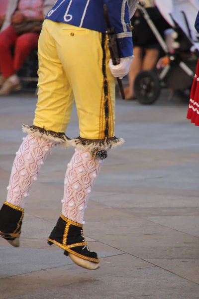 Halk Festivalinde Geleneksel Bas Dansı — Stok fotoğraf