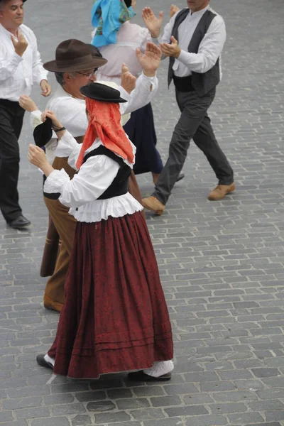 ストリートでのポルトガルの民俗舞踊 — ストック写真