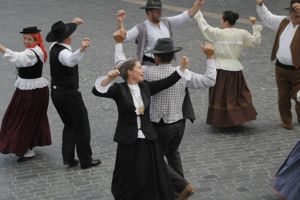 Πορτογαλικό Λαϊκό Χορό Στο Δρόμο — Φωτογραφία Αρχείου