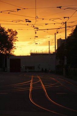 Şehirdeki demiryolu.