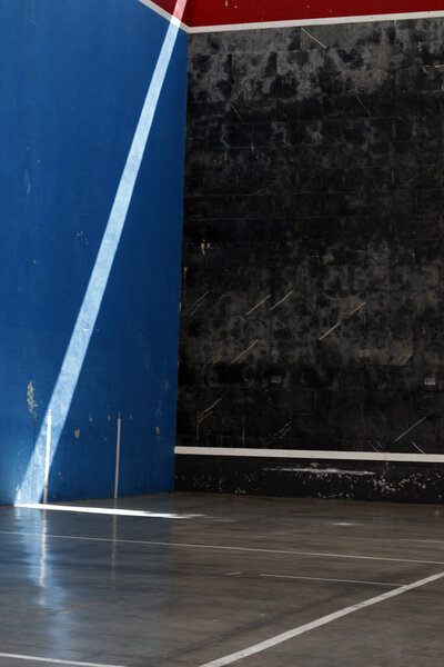 Фронтон сыграет баскскую пелоту