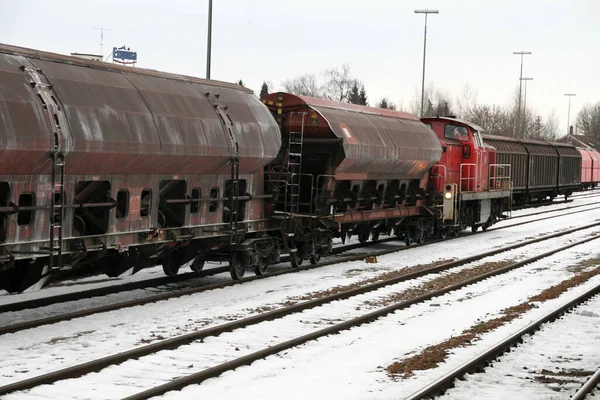 Tren Istasyonunda Yük Vagonları — Stok fotoğraf