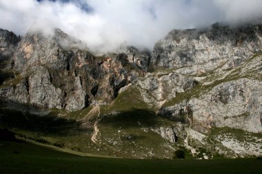 İspanya 'nın kuzeyindeki dağlar