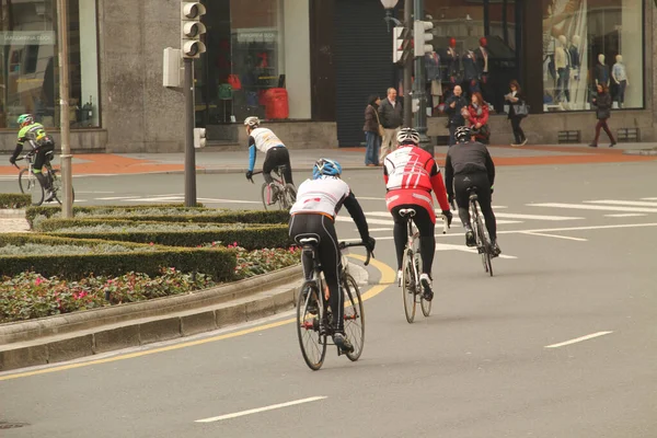 Andar Bicicleta Num Ambiente Urbano — Fotografia de Stock