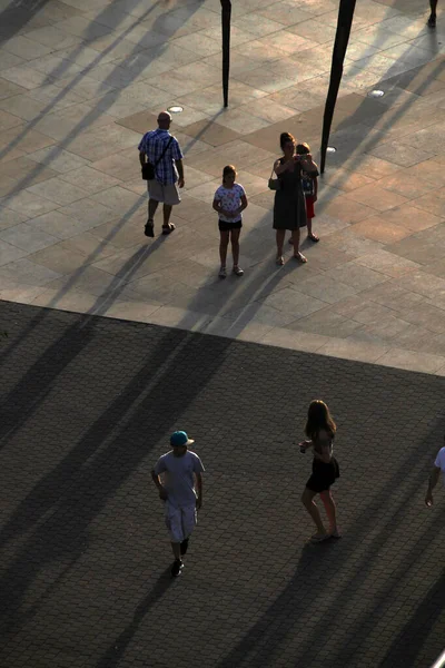 Pessoas Andando Rua — Fotografia de Stock