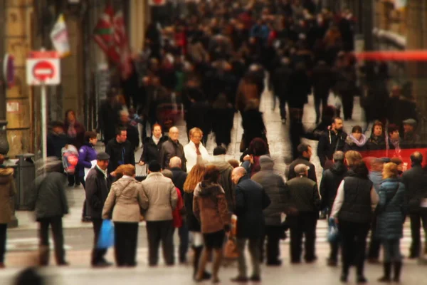 Les Gens Marchant Dans Rue — Photo