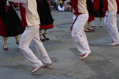 Bask halk dansı gösterisi