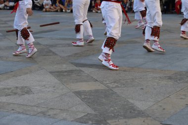 Bask halk dansı gösterisi