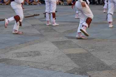 Bask halk dansı gösterisi