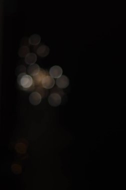 Gece gökyüzünde havai fişekler Bokeh etkisi yaratıyor