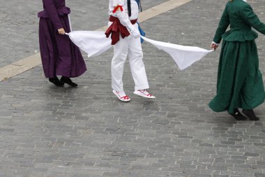 Bask halk dansı gösterisi