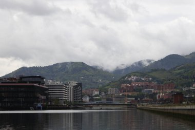 Bilbao nehrinin manzarası