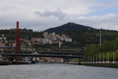 Bilbao nehrinin manzarası