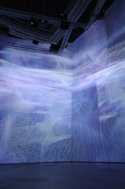 Sanat müzesini ziyaret et.