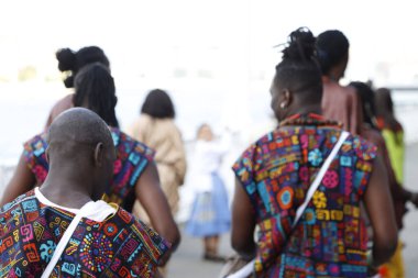 Bir festival sırasında Kenyalı davulcular