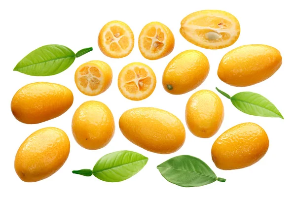 Kumquats Citrus Japonica Fruit Geheel Stukken Gesneden Gehalveerd Bladeren — Stockfoto