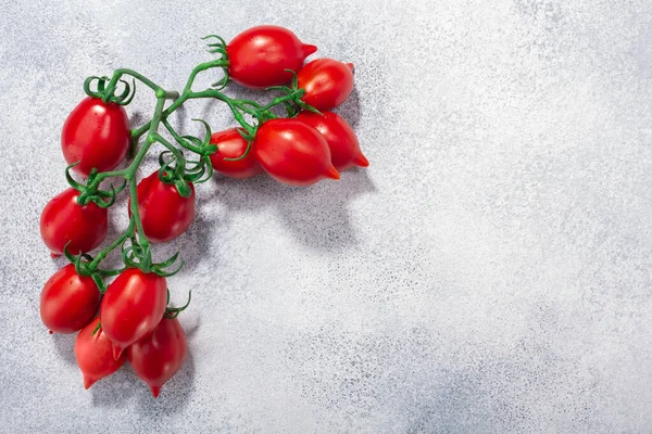 Piennolo Del Vesuvio Tomates Reliquia Italiana Racimos Vid Sobre Fondo —  Fotos de Stock