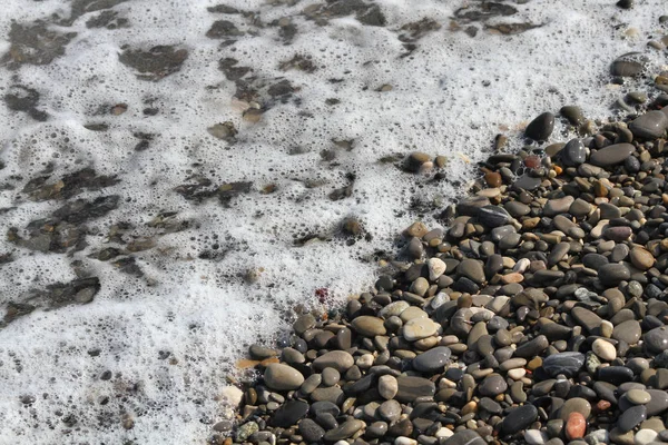 Soft Fali Kamienistej Plaży — Zdjęcie stockowe