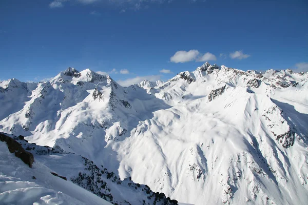 Paesaggio Montagne Inverno Con Cielo Blu — Foto Stock