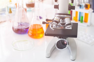 Laboratuvar mikroskop. Bilimsel araştırma.