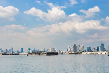 Bangkok şehir depo portu nehir tarafında.