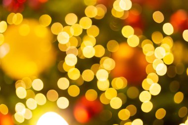 Gece bulanık fotoğraf bulanıklık bokeh arka planda defocused ışıklar.