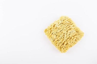 Beyaz Arkaplanda Anında Erişte.