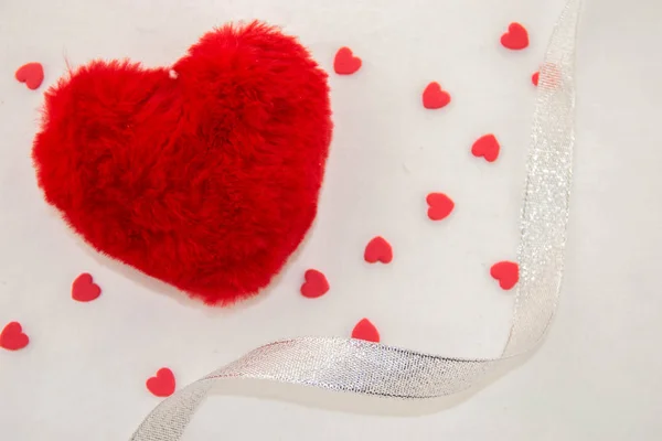 Concepto San Valentín Corazón Hinchado Suave Decorativo Con Pequeños Corazones — Foto de Stock
