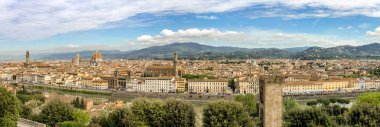 Floransa'daki Piazzale Michelangelo'daki gözlem güvertesinden nefes kesen manzara