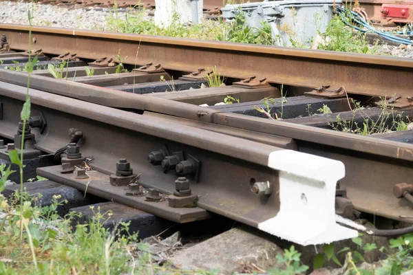 Gesneden Rail Met Wit Geschilderd Einde Begin Van Vertakking Van — Stockfoto