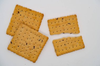  Susamlı ve keten tohumlu yağsız kurabiye.