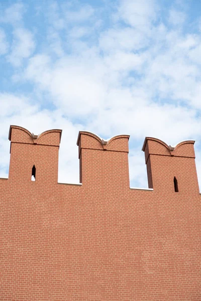 Las Almenas Pared Del Kremlin Moscú Contra Fondo Las Nubes —  Fotos de Stock