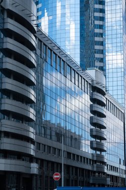 Moskova şehrinin binaları, cam, yansıma