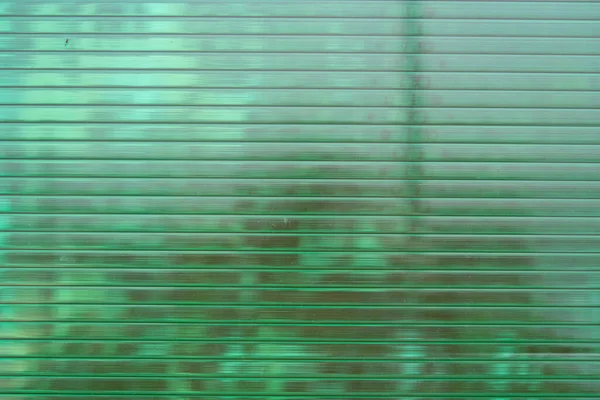 緑の建設プラスチック半透明のパネル — ストック写真