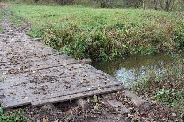 Puente Madera Sobre Río Otoño — Foto de Stock