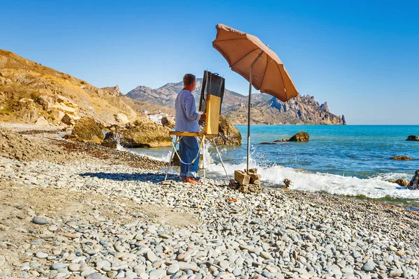 Plein Hava Sanatçıları Açık Havada Sehpası Olan Manzara Resmi Seçici Stok Resim