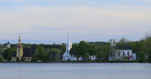 Visa Tre Kyrkorna Mahone Bay Nova Scotia — Stockvideo