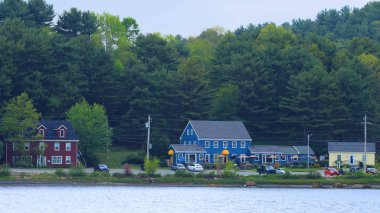 Bir sahne Mahone Bay, Nova Scotia