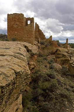 Hovenweep Ulusal Anıtı, bir Cliffside Harabeleri