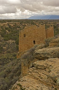 Dikey cliffside kalıntıları, Hovenweep Ulusal Anıtı