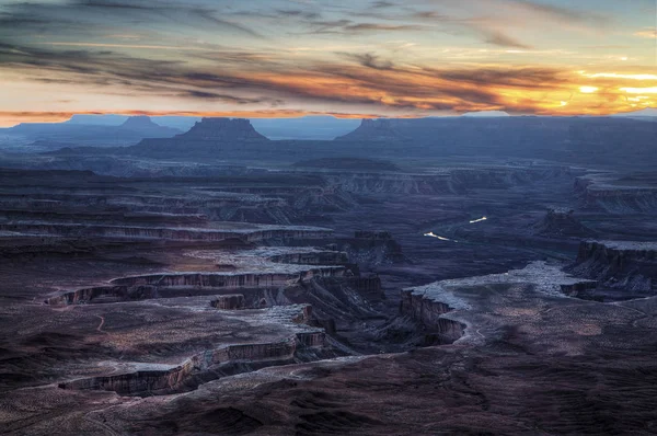 Issız bir gün batımı Canyonlands Milli Parkı, Utah
