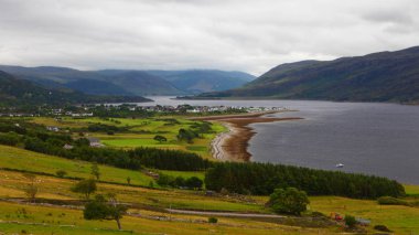 Ullapool İskoçya'da bakan bir görünüm