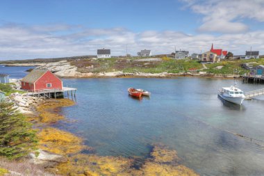 Bir olay yerinde Peggy'nin Cove, Nova Scotia, Kanada