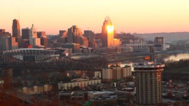 Cincinnati şehir merkezi timelapse gündoğumu 4k